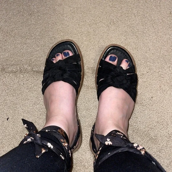 Nine West Wrap Around Sandals - Picture 3 of 6